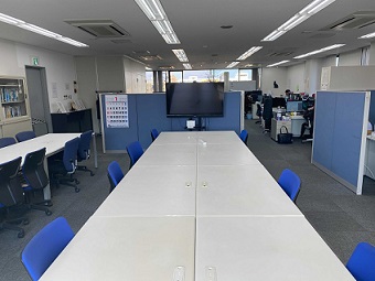 テレビ会議室